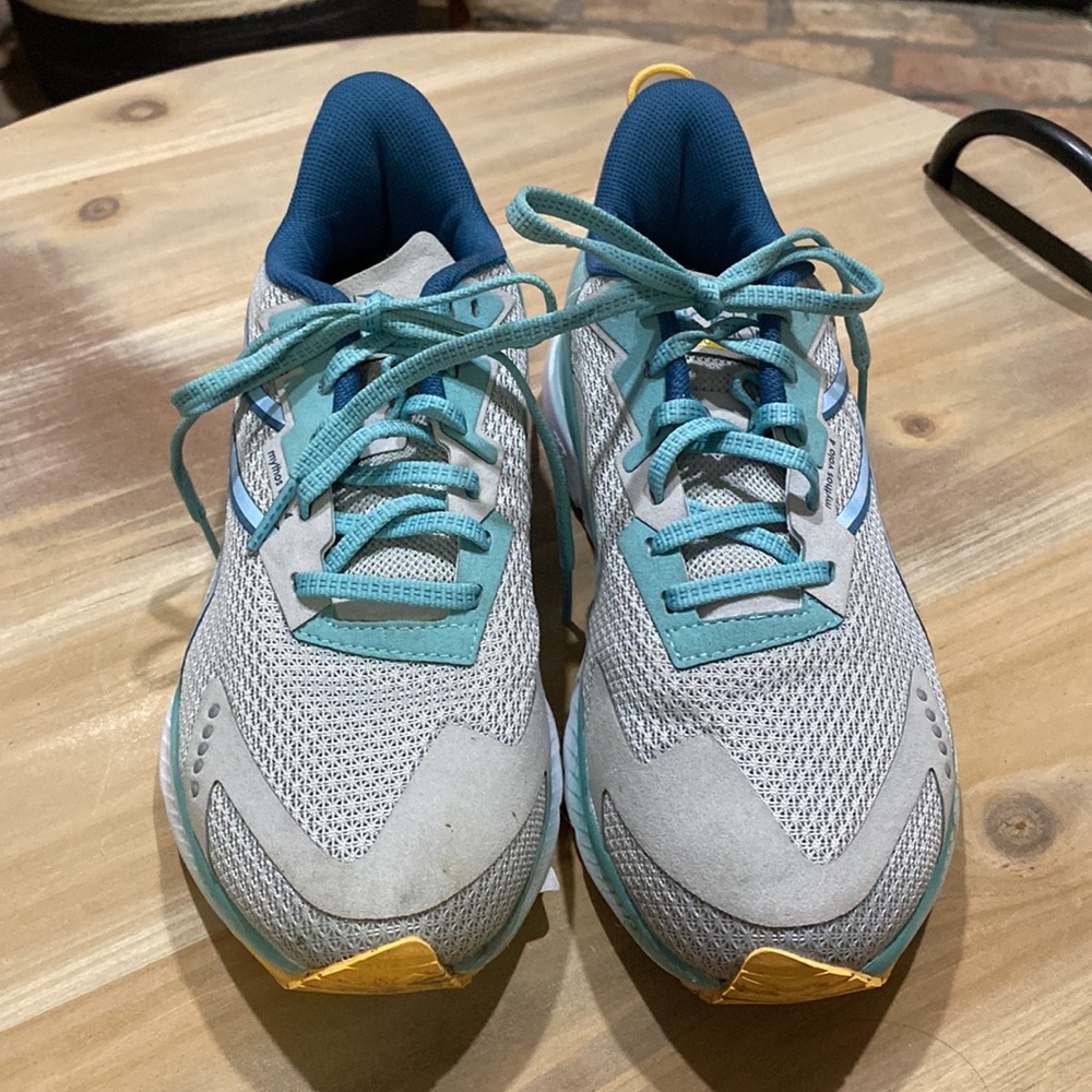 Diadora Mythos Blushield Volo 4 Women's, size 6.5 - Picture 2 of 7